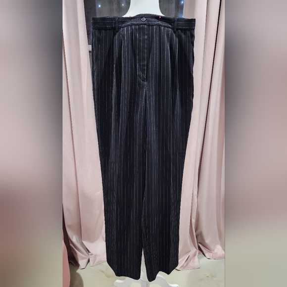 Pin stripe black pants size 10 - Picture 3 of 4